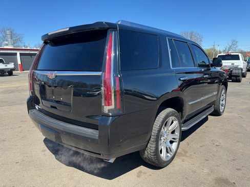 Used 2017 Cadillac Escalade Platinum image 5