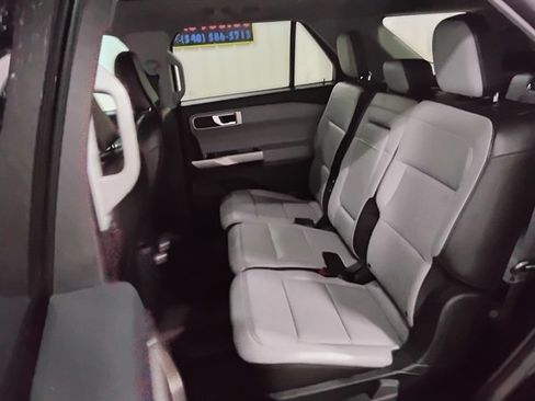 Used 2021 Ford Explorer XLT w/ Equipment Group 202A image 12