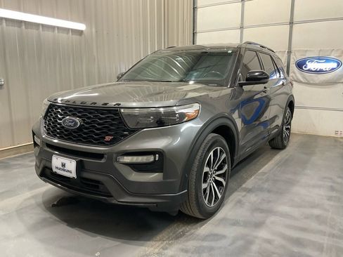 Used 2020 Ford Explorer ST w/ Premium Technology Package image 3