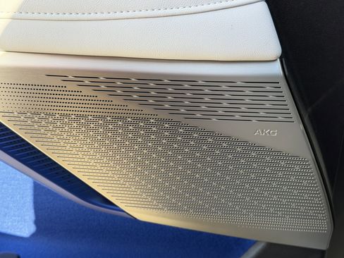 New 2026 Cadillac Optiq Luxury 2 image 18