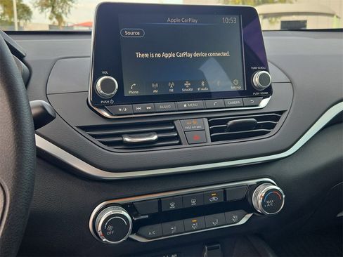 Used 2025 Nissan Altima 2.5 S image 19