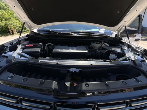 Used 2021 Chevrolet Tahoe RST w/ Luxury Package AWD/4WD image 43