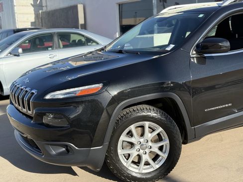 Used 2015 Jeep Cherokee Latitude w/ Comfort/Convenience Group AWD/4WD image 6