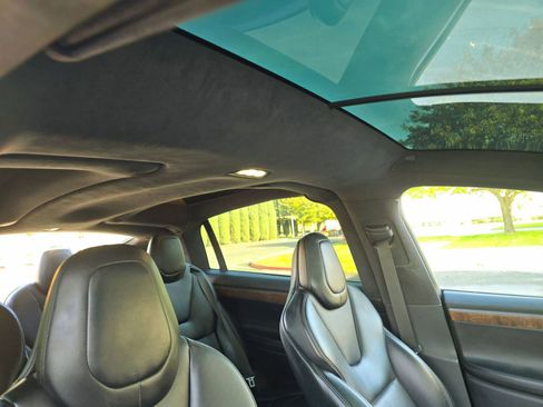 Used 2019 Tesla Model X Long Range image 25