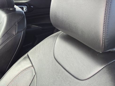 Used 2023 Jeep Compass Limited image 18