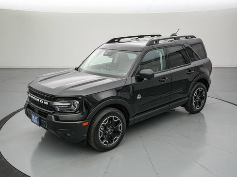 Certified 2025 Ford Bronco Sport Outer Banks w/ Outer Banks Tech Package+ AWD/4WD image 8