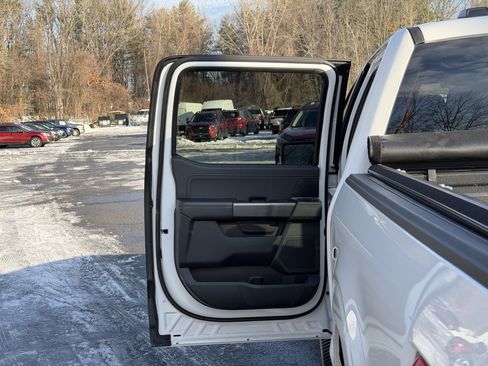 Used 2022 Ford F150 XLT w/ Equipment Group 302A High image 26