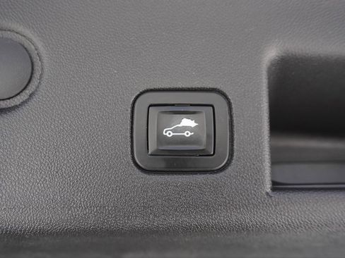 Used 2019 Chevrolet Equinox Premier image 19