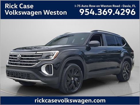 Certified 2026 Volkswagen Atlas SE w/ Panoramic Sunroof Package FWD image 1