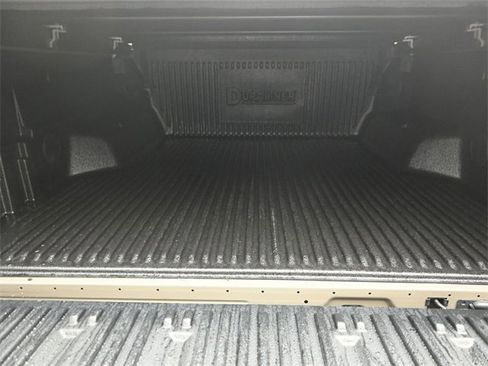 Used 2025 Ford Ranger Lariat w/ Black Appearance Package image 24