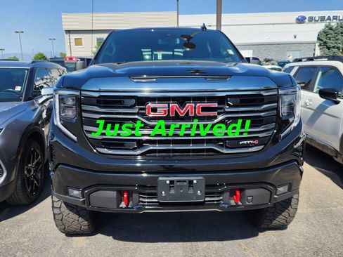 Used 2022 GMC Sierra 1500 AT4 w/ AT4 Preferred Package AWD/4WD image 2