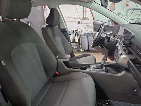 Used 2024 Hyundai Kona SEL AWD/4WD image 10