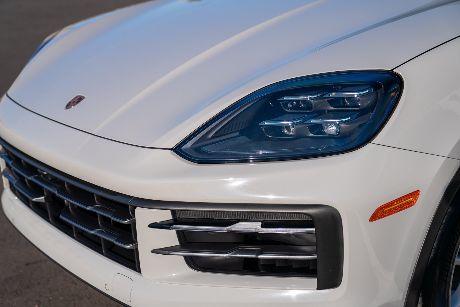Certified 2024 Porsche Cayenne AWD/4WD image 28