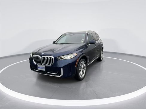 Used 2024 BMW X5 xDrive40i w/ Premium Package AWD/4WD image 4