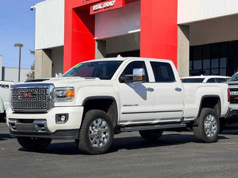 Used 2018 GMC Sierra 2500 Denali w/ Duramax Plus Package image 28