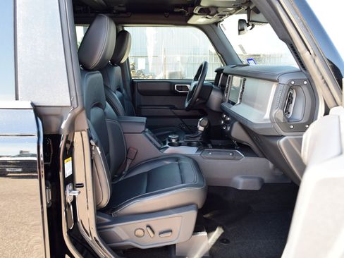 Used 2025 Ford Bronco Outer Banks AWD/4WD image 23