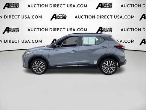 Used 2023 Nissan Kicks SR w/ SR Premium Package image 3