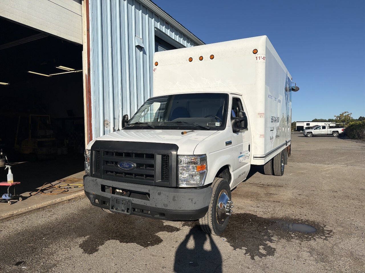 Used 2018 Ford E-350 and Econoline 350 Super Duty RWD image 2