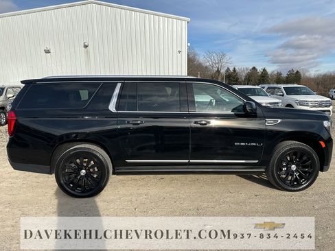 Used 2021 GMC Yukon XL Denali w/ Denali Premium Package image 6