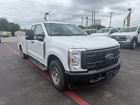 New 2026 Ford F250 XL RWD image 4