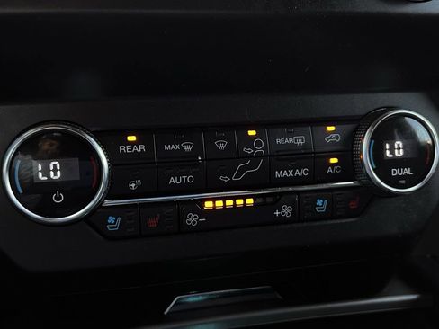 Used 2021 Ford Expedition XLT image 20