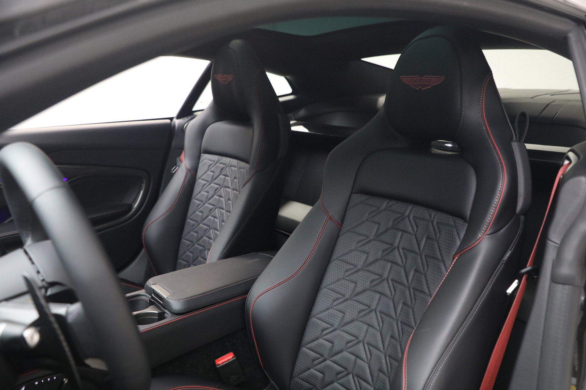 Used 2026 Aston Martin Vanquish RWD image 14