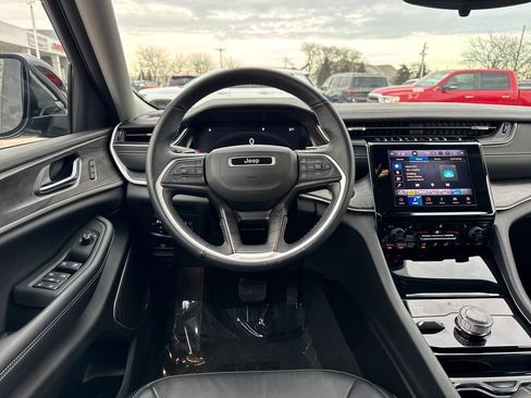 Certified 2022 Jeep Grand Cherokee L Limited image 16