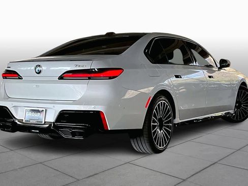 Certified 2025 BMW 760i xDrive w/ Executive Package image 13