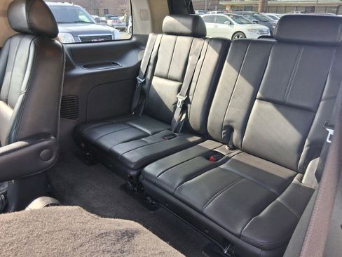 Used 2007 GMC Yukon Denali image 16
