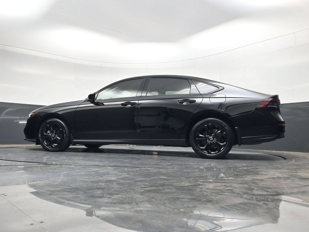 Used 2025 Honda Accord SE image 29