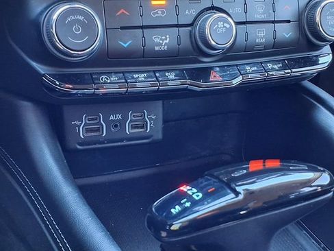 Used 2021 Dodge Durango SXT AWD/4WD image 14
