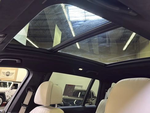 Used 2023 BMW X7 xDrive40i w/ M Sport Package AWD/4WD image 16
