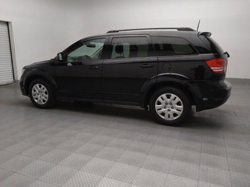 Used 2019 Dodge Journey SE image 3