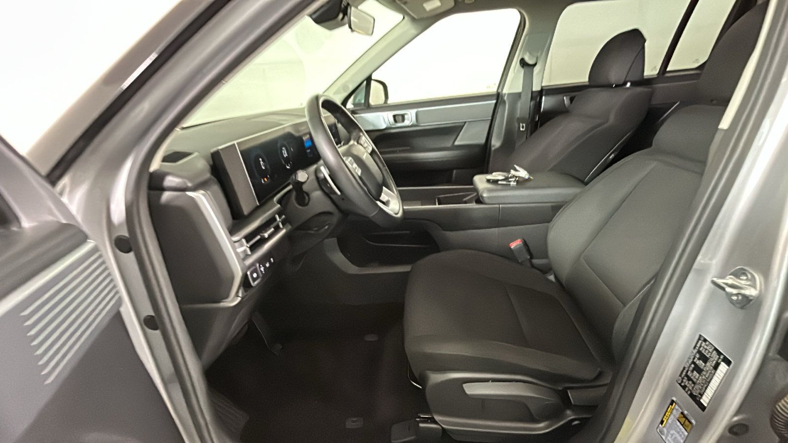 Used 2025 Hyundai Santa Fe SE FWD image 14