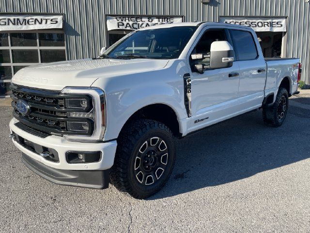 Used 2024 Ford F250 Platinum w/ FX4 Off-Road Package AWD/4WD image 3
