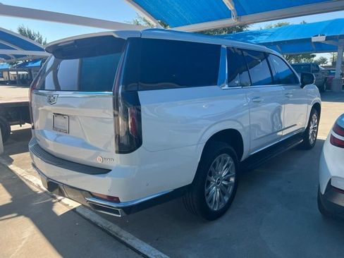 Used 2024 Cadillac Escalade ESV Premium Luxury AWD/4WD image 4