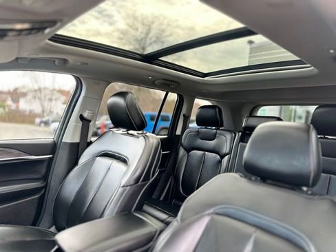 Used 2023 Jeep Grand Cherokee Limited image 11