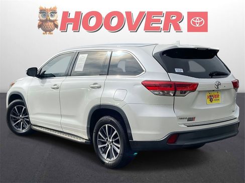 Used 2018 Toyota Highlander XLE image 5