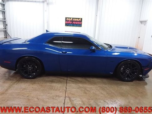 Used 2022 Dodge Challenger R/T image 2