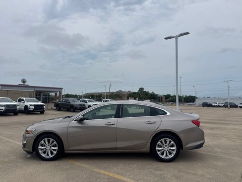 Used 2025 Chevrolet Malibu LT FWD image 14