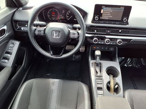 Used 2025 Honda Civic Sport image 2