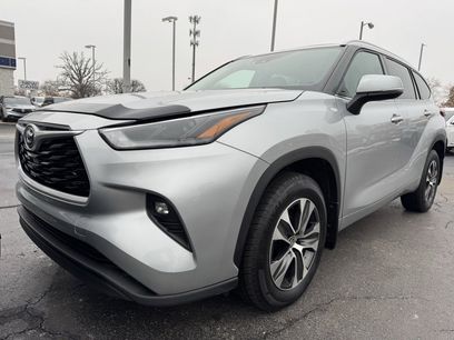 Used 2022 Toyota Highlander XLE