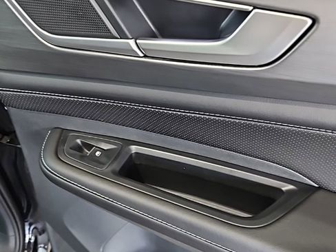 New 2026 Volkswagen Atlas Cross Sport SE FWD image 16
