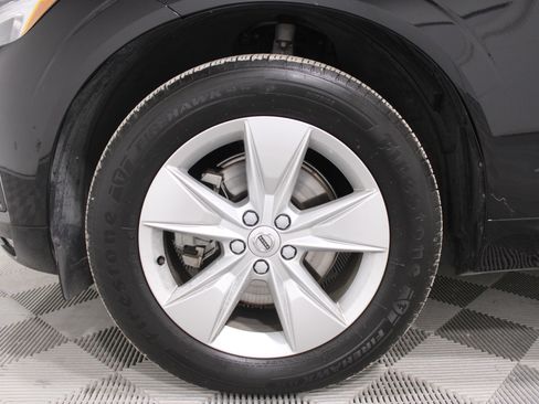 Used 2022 Volvo XC60 B5 Momentum image 31