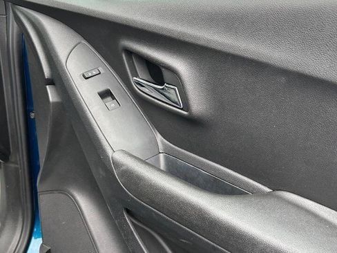 Used 2019 Chevrolet Trax LT w/ LT Convenience Package image 42