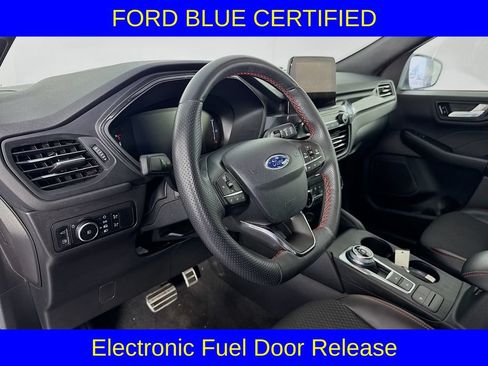 Certified 2023 Ford Escape ST-Line Select AWD/4WD image 12