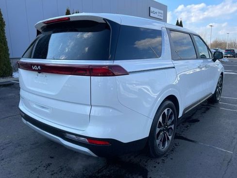 Certified 2024 Kia Carnival EX image 5