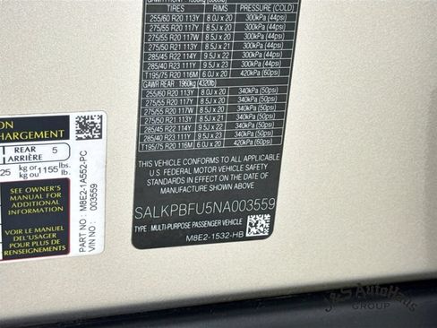 Used 2022 Land Rover Range Rover Long Wheelbase SE AWD/4WD image 42
