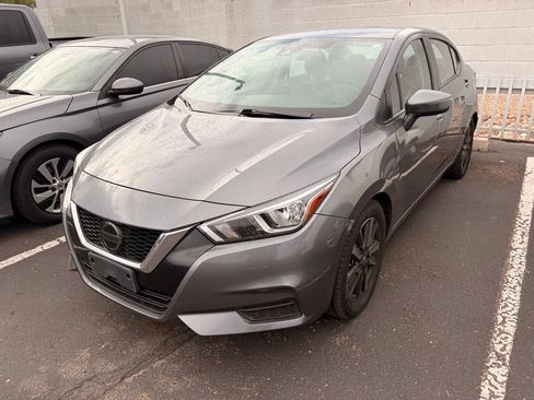 Used 2021 Nissan Versa SV FWD image 2