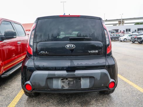 Used 2016 Kia Soul + FWD image 8